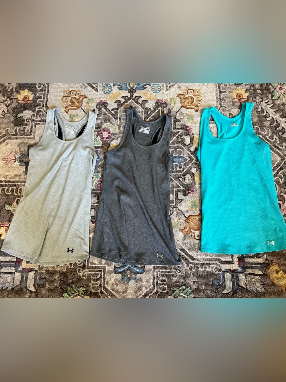 Lot of 3 Under Armour HeatGear Fitted Ribbed Tank Tops Size Medium